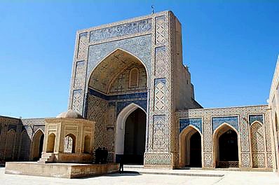 Menjelajahi Simfoni Arsitektur dan Spiritualitas: Mengagumi Keindahan Masjid-Masjid Bersejarah di Iran